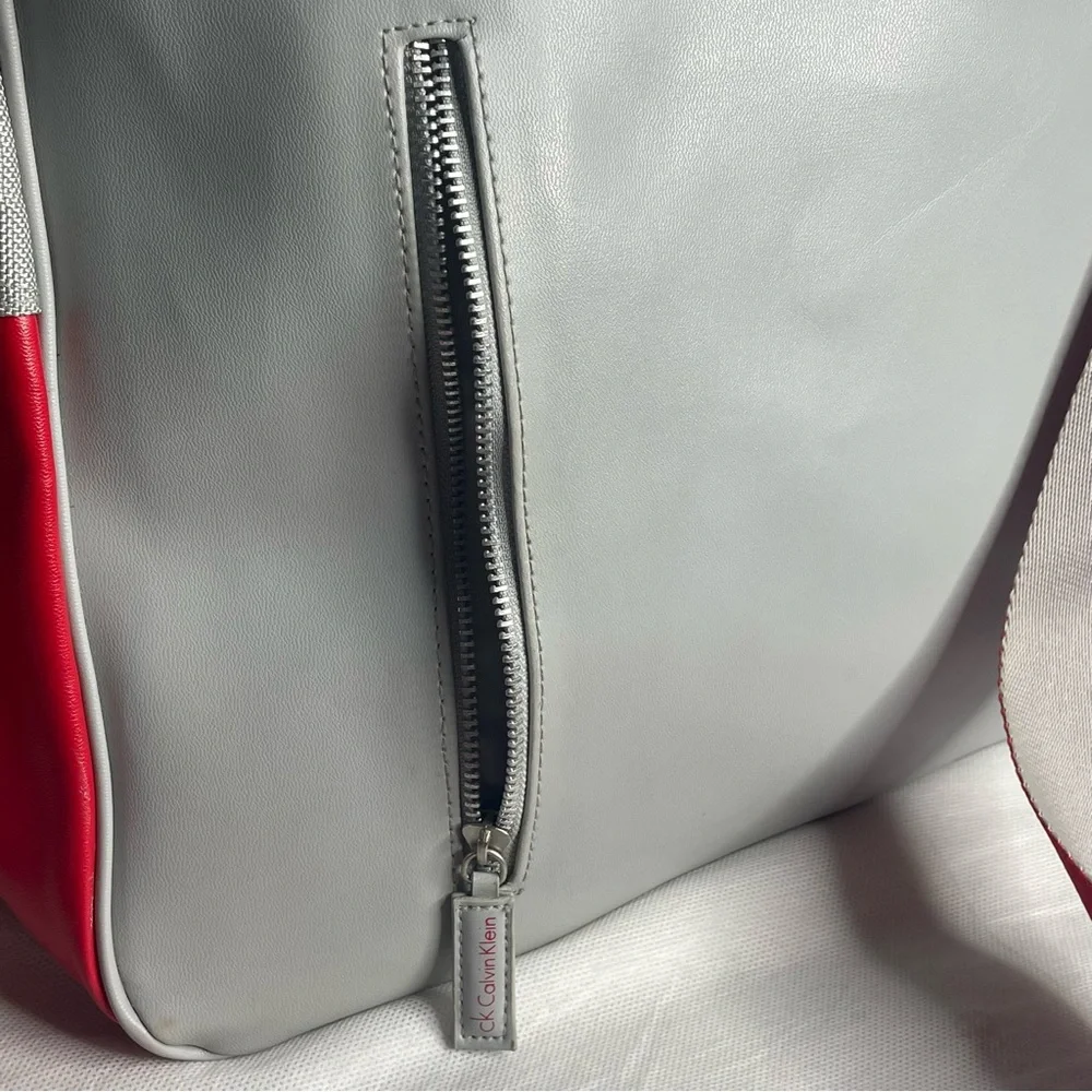 VTG Y2K 90s Calvin Klein Duffle Bag Travel Tote Zipper Shoulder Strap Metal Feet
